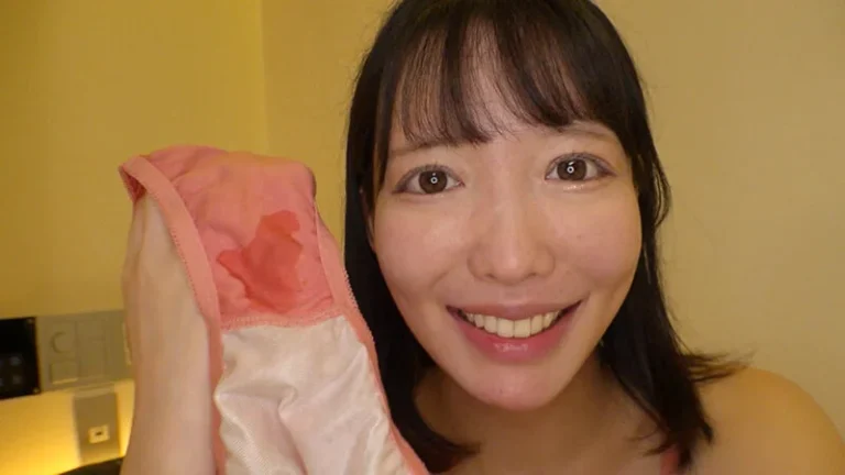 下着買取りサイト最高！宇佐美みおんちゃんのオナ染みパンティーが究極にエロい
