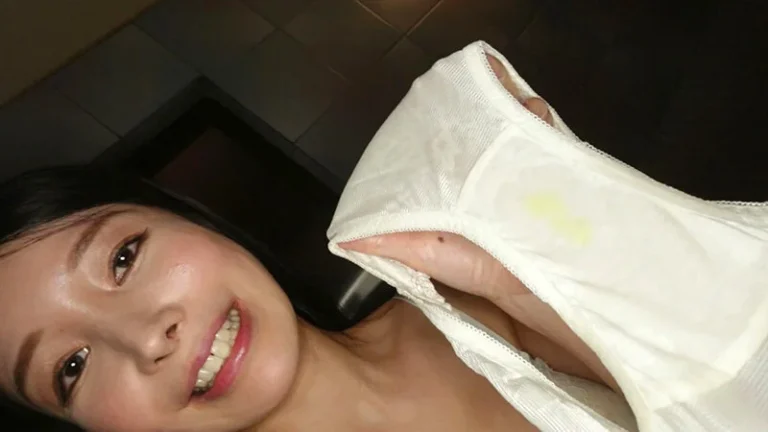 藤木さえちゃんのオナ染みパンがムンムンとの匂ってきそうでエロい！マジで下着買取りしたい…